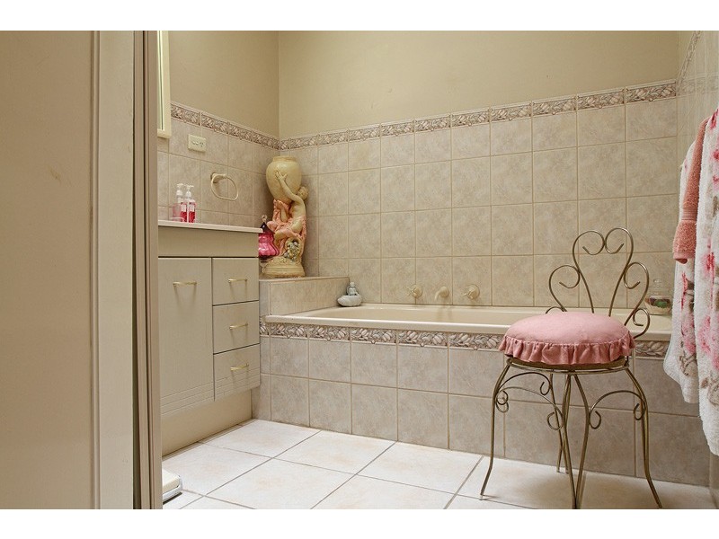 8 Blannin St, Healesville VIC 3777