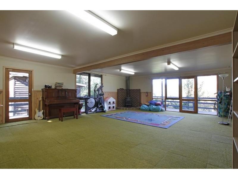 4 Clive Avenue, Healesville VIC 3777