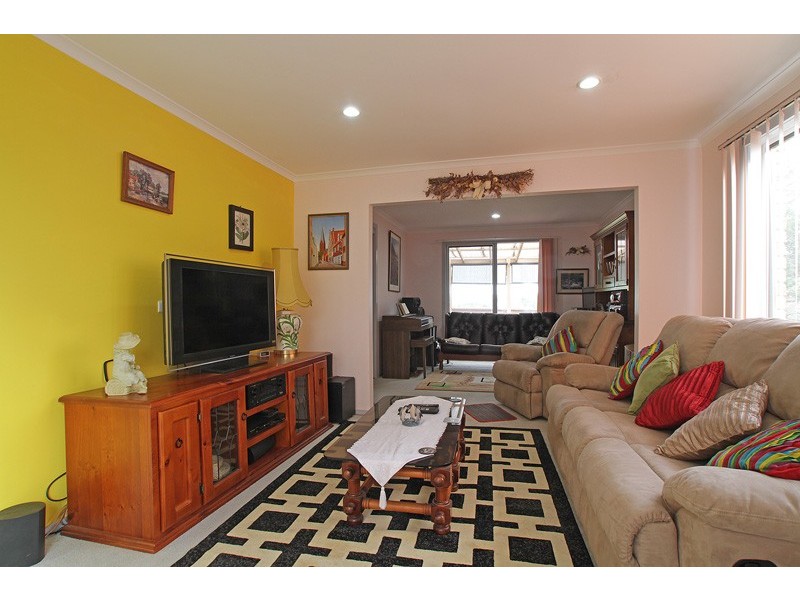 11 Steel Street, Healesville VIC 3777