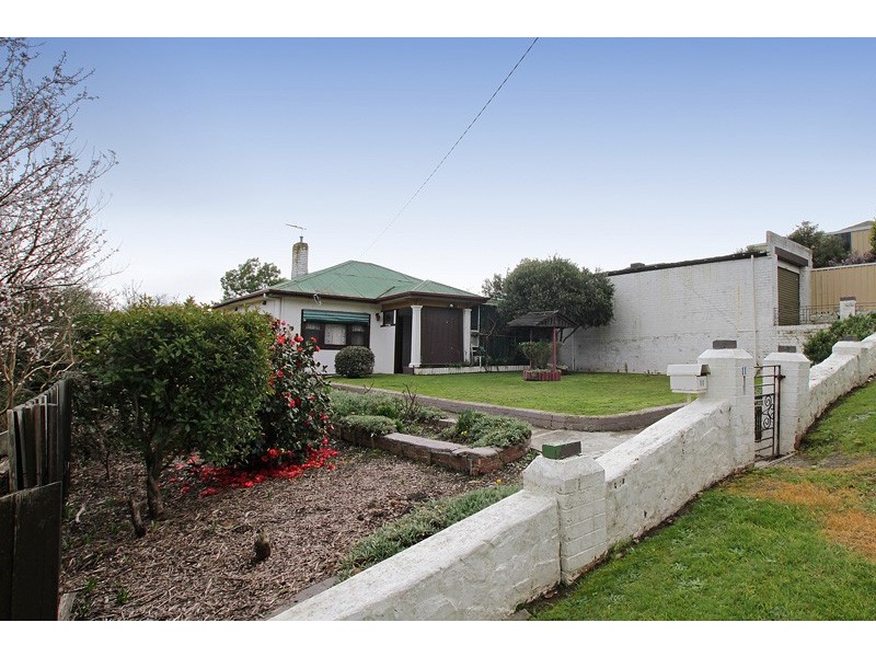 11 Blannin Street, Healesville VIC 3777