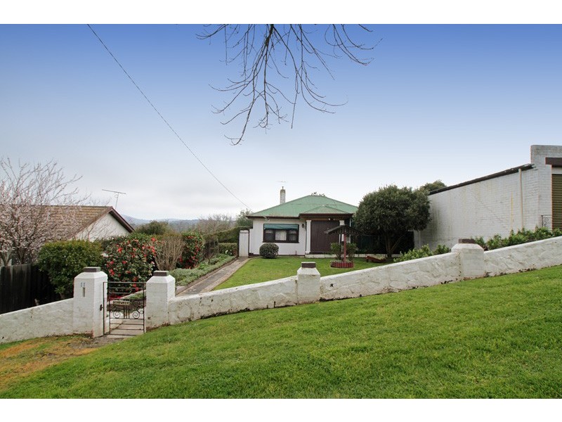 11 Blannin Street, Healesville VIC 3777