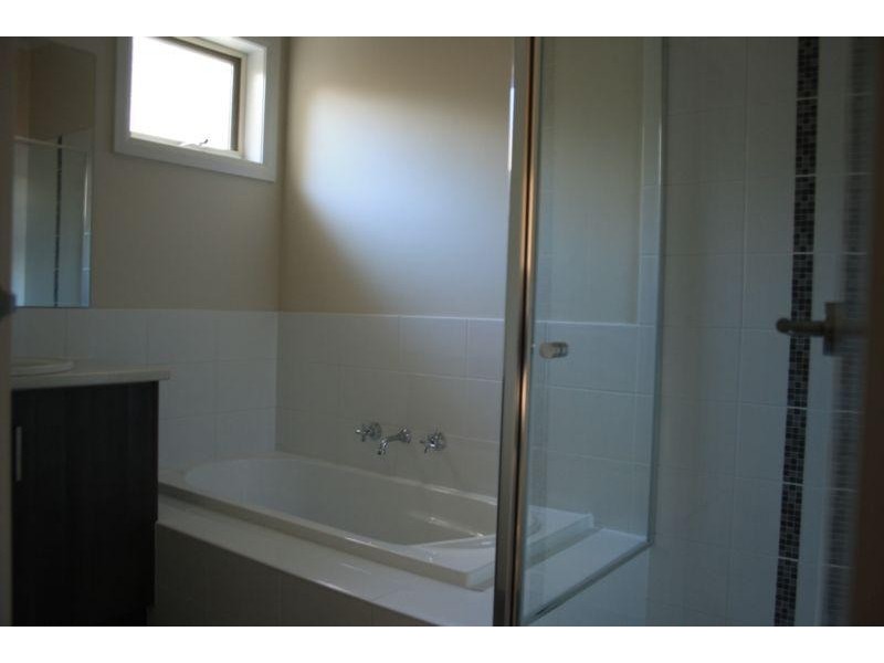 2/6 Smith Street, Healesville VIC 3777