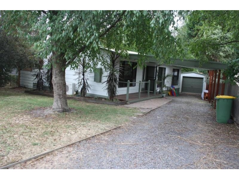 3 Meadow Crescent, Healesville VIC 3777