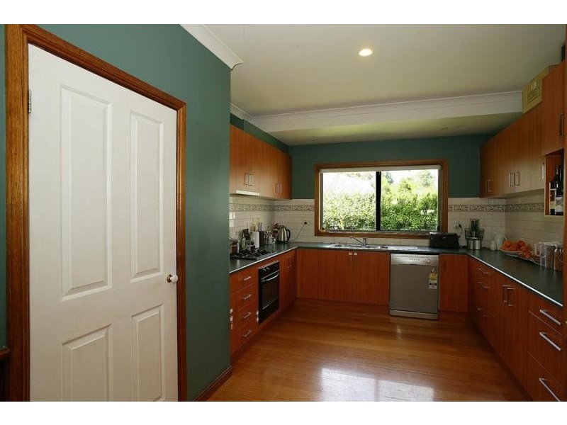 25 Farnham Road, Healesville VIC 3777