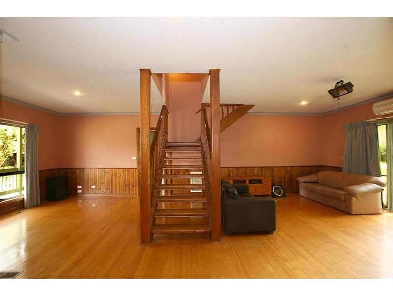 25 Farnham Road, Healesville VIC 3777