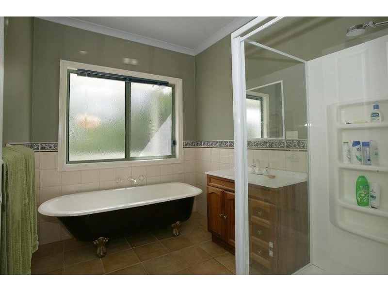 25 Farnham Road, Healesville VIC 3777