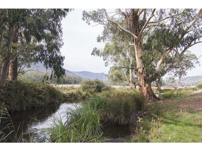 Buxton VIC 3711
