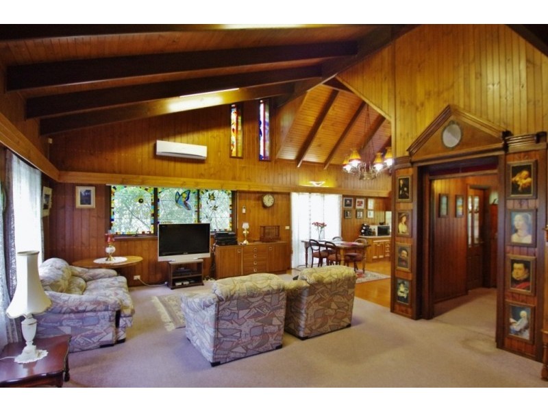 20 Robin Parade, Healesville VIC 3777