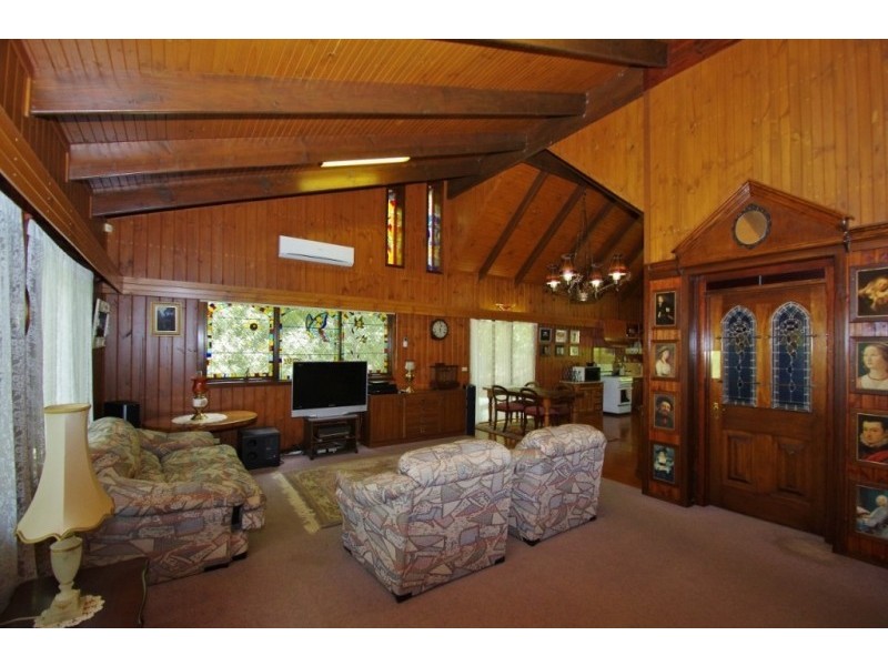 20 Robin Parade, Healesville VIC 3777