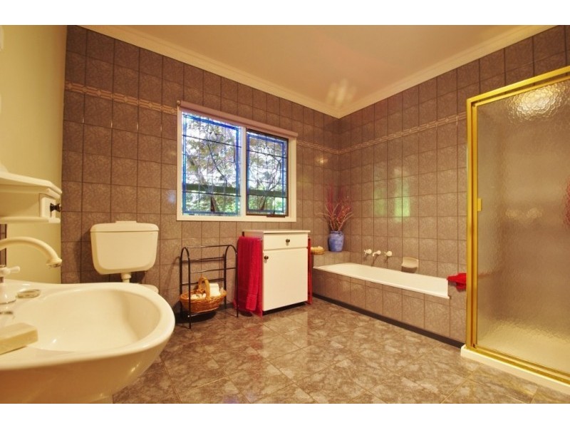 20 Robin Parade, Healesville VIC 3777