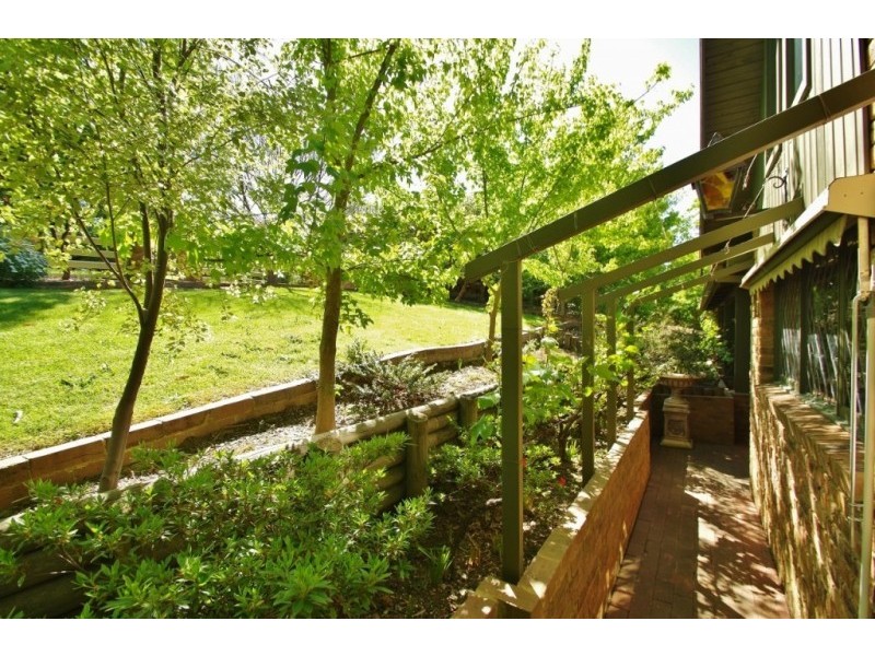 20 Robin Parade, Healesville VIC 3777