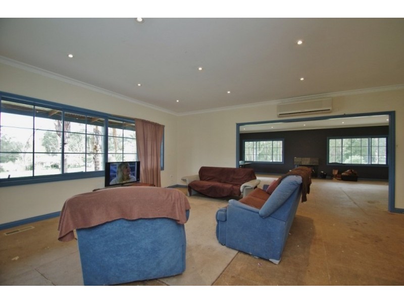 105 Wallace Parade, Healesville VIC 3777