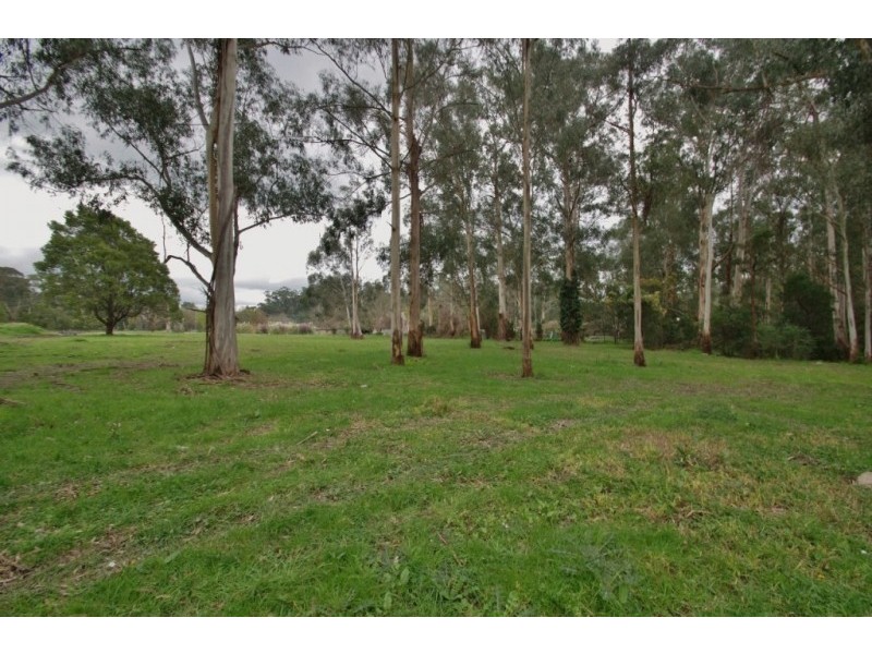 105 Wallace Parade, Healesville VIC 3777