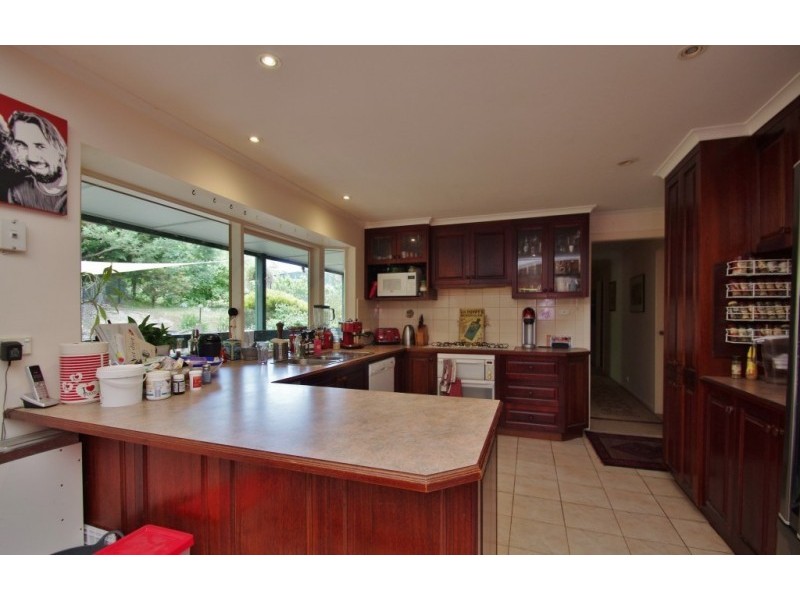 87 Chalet Road, Healesville VIC 3777