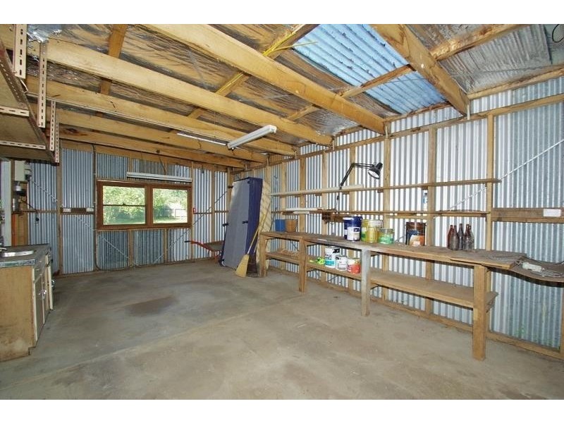 2 Glenfern Road, Healesville VIC 3777