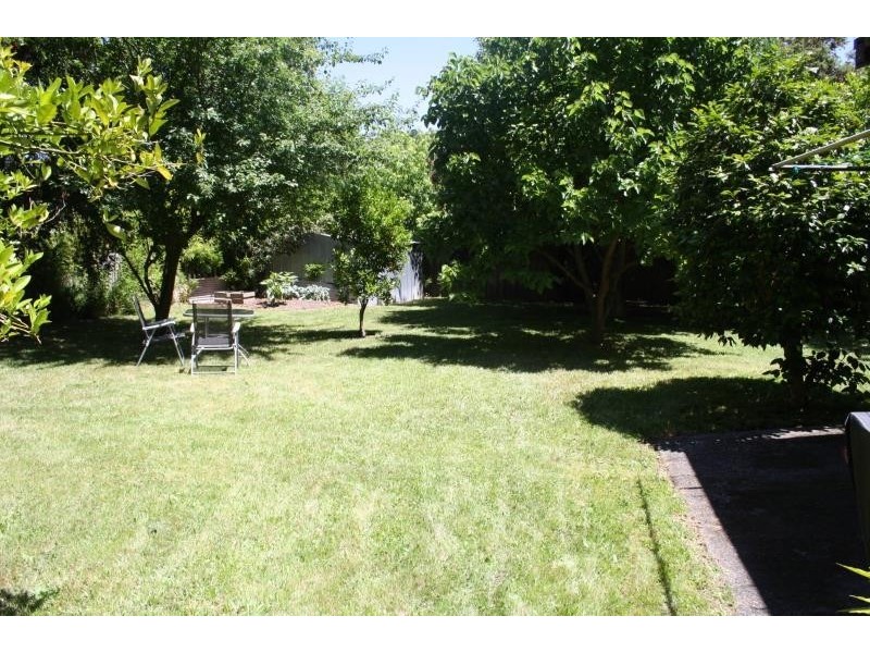 2/2B Farnham Road, Healesville VIC 3777