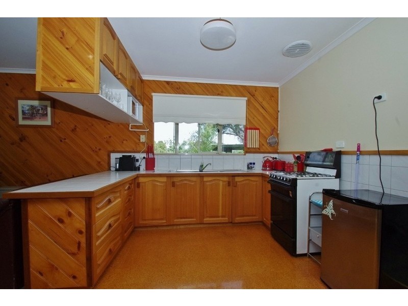 152 Wallace Parade, Healesville VIC 3777