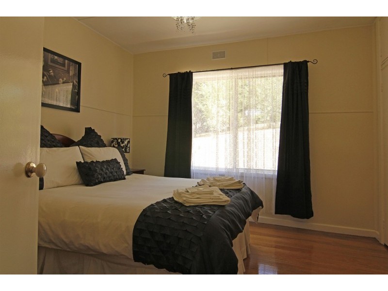 6 Clifford Grove, Healesville VIC 3777