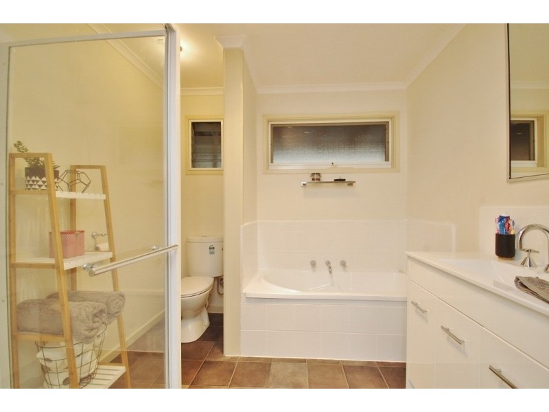 10 Badger Weir Road, Badger Creek VIC 3777