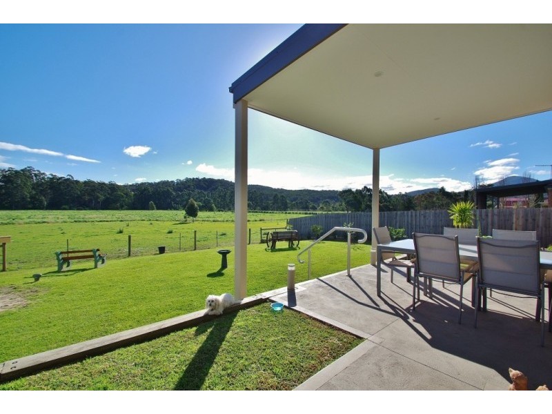 27 Holland Street, Healesville VIC 3777