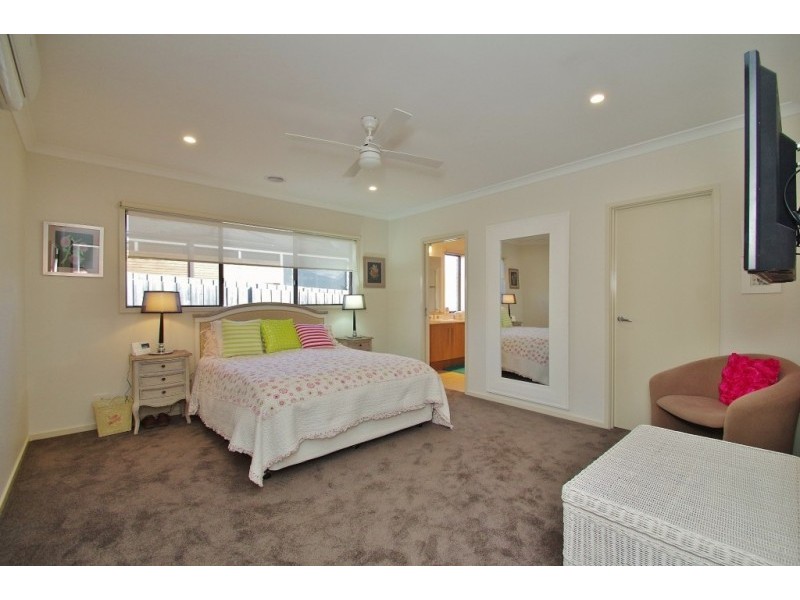 27 Holland Street, Healesville VIC 3777