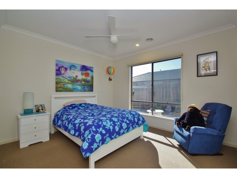 27 Holland Street, Healesville VIC 3777