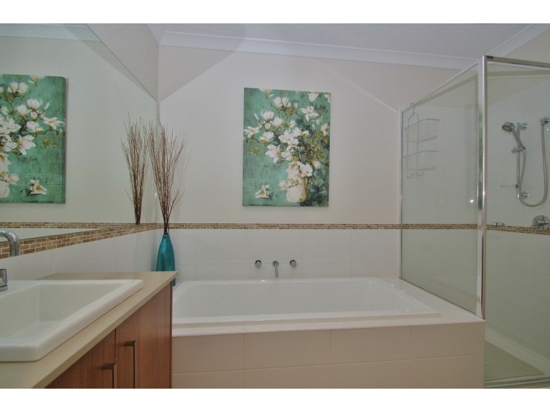 27 Holland Street, Healesville VIC 3777