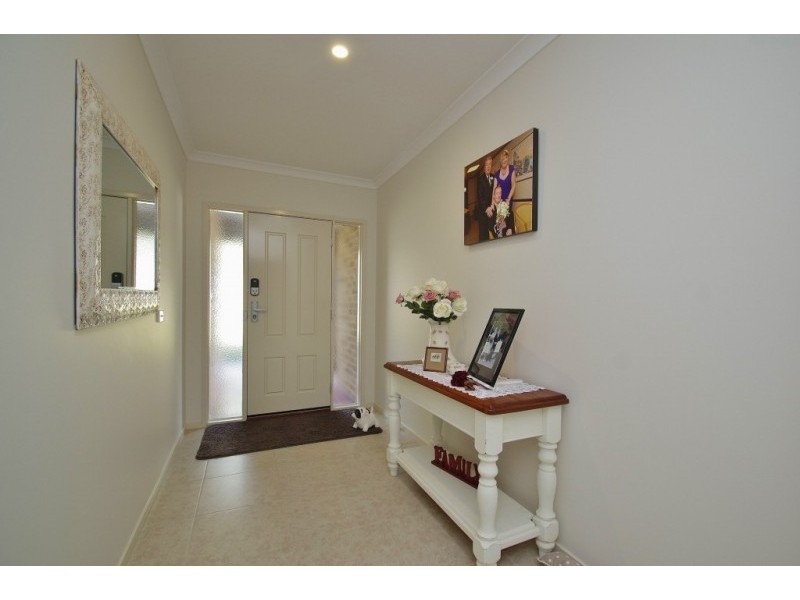 27 Holland Street, Healesville VIC 3777
