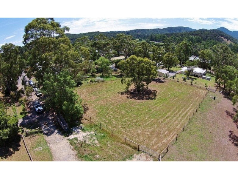 11 Clifford Grove, Healesville VIC 3777