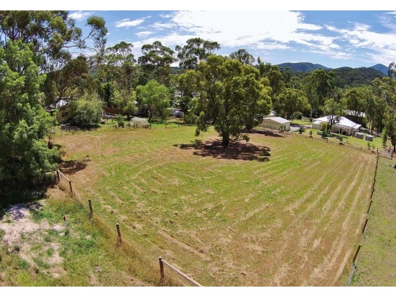 11 Clifford Grove, Healesville VIC 3777