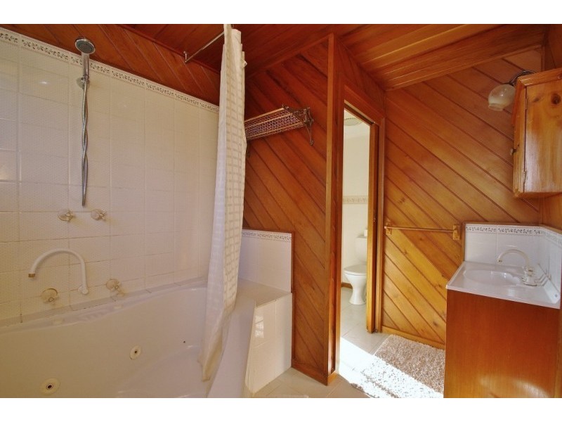 14 Lalors Rd, Healesville VIC 3777