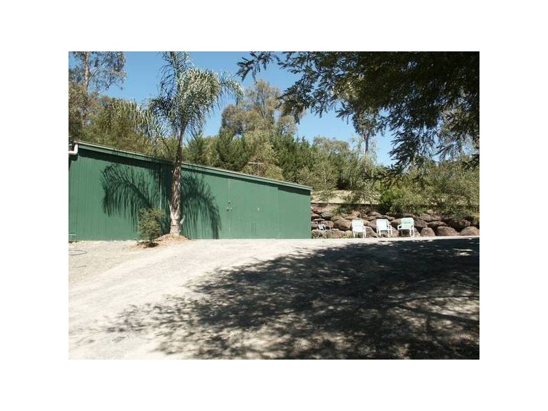 170 Braeside Drive, Launching Place VIC 3139