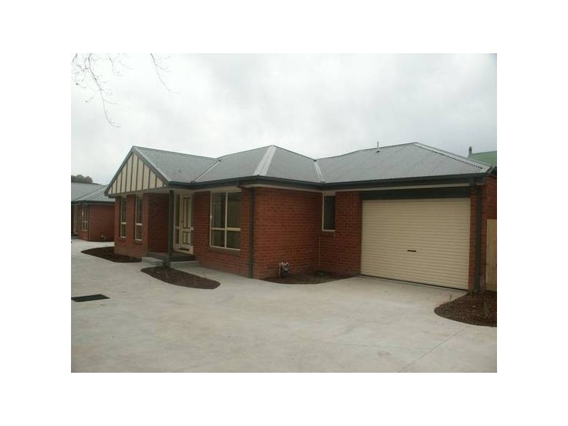 2/15 Stephens Road, Healesville VIC 3777