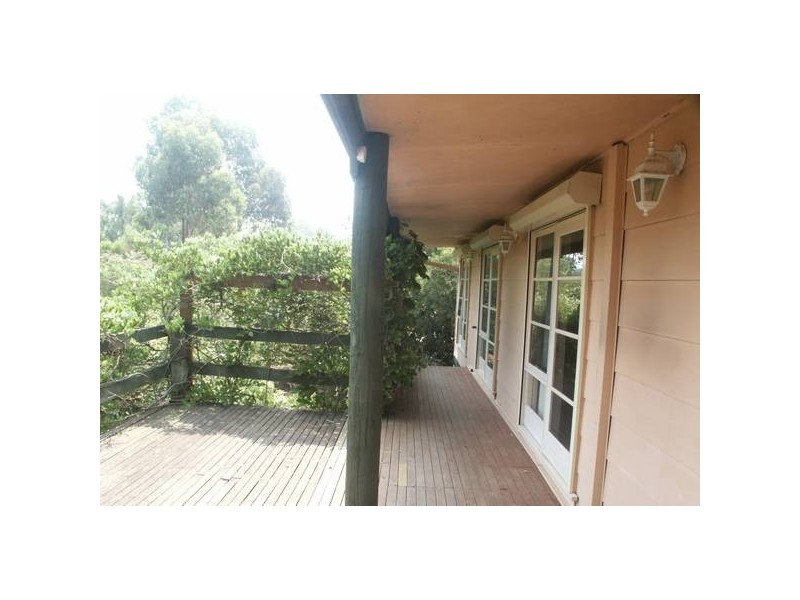 2 Mckenzie Avenue, Healesville VIC 3777