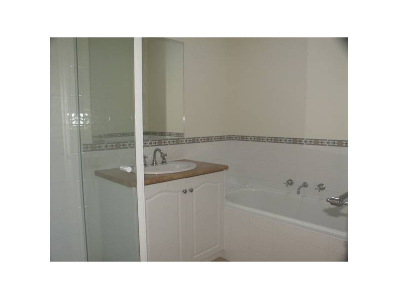 2-4/6 Marna, Healesville VIC 3777