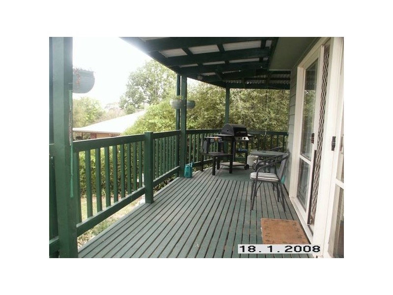 10 Birdwood Ave, Healesville VIC 3777