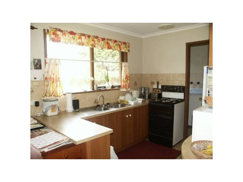 1/2 CAMERONS ROAD, Healesville VIC 3777