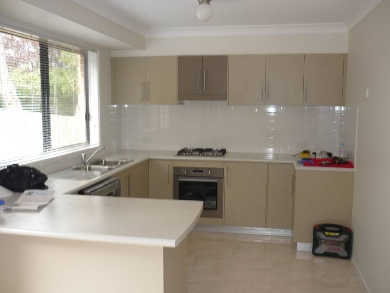 8a Mianga Crescent, Unanderra NSW 2526