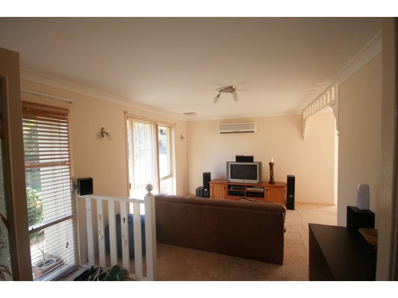 16 Sandalwood Rd, Farmborough Heights NSW 2526