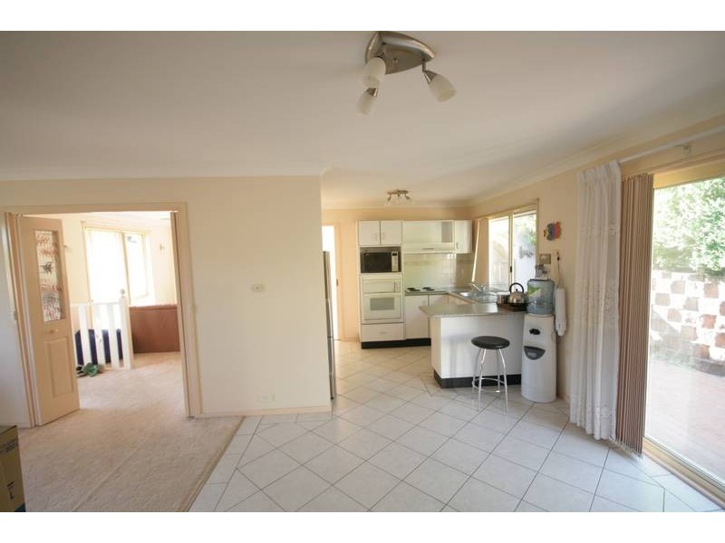 16 Sandalwood Rd, Farmborough Heights NSW 2526