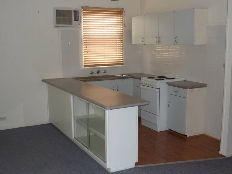 3 Bruce St, Unanderra NSW 2526