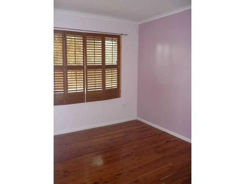 3 Bruce St, Unanderra NSW 2526