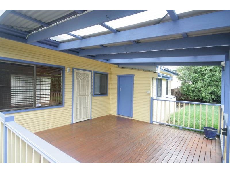 28 Stanley Ave, Farmborough Heights NSW 2526