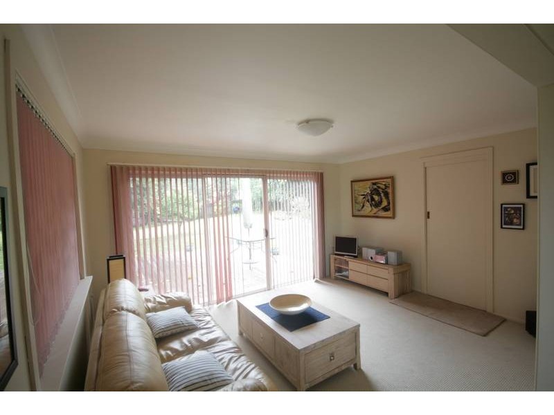 4 Grand View Parade, Lake Heights NSW 2502