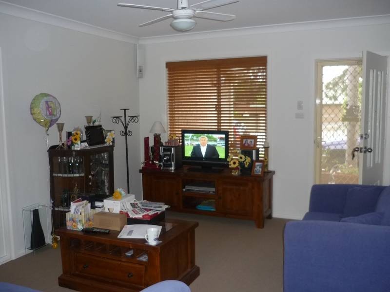 2/332 Farmborough Road, Farmborough Heights NSW 2526