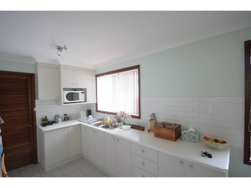 11 Gerard Ave, Farmborough Heights NSW 2526