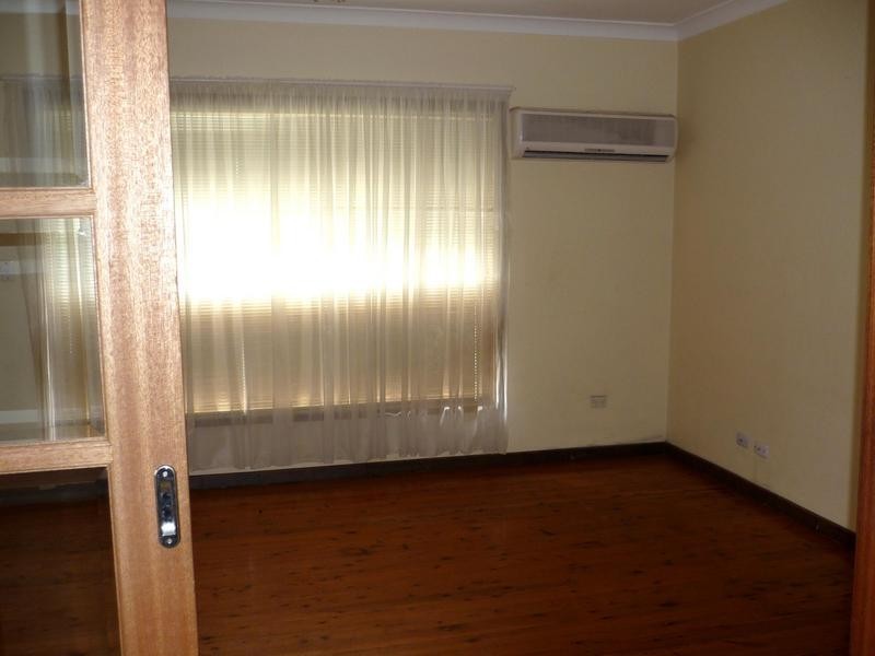 1 Lakeview Parade, Primbee NSW 2502