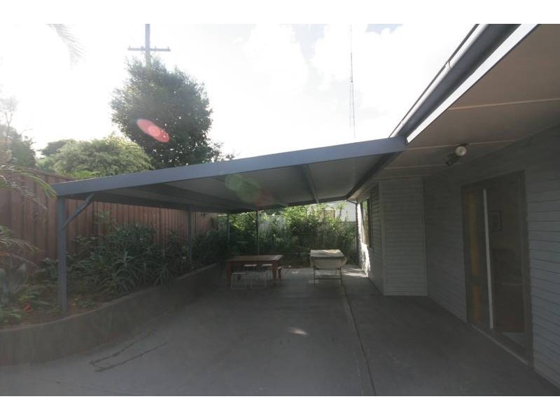 165 Gladstone Ave, Mount Saint Thomas NSW 2500