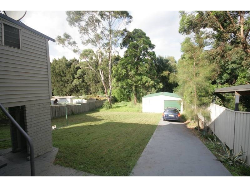 165 Gladstone Ave, Mount Saint Thomas NSW 2500