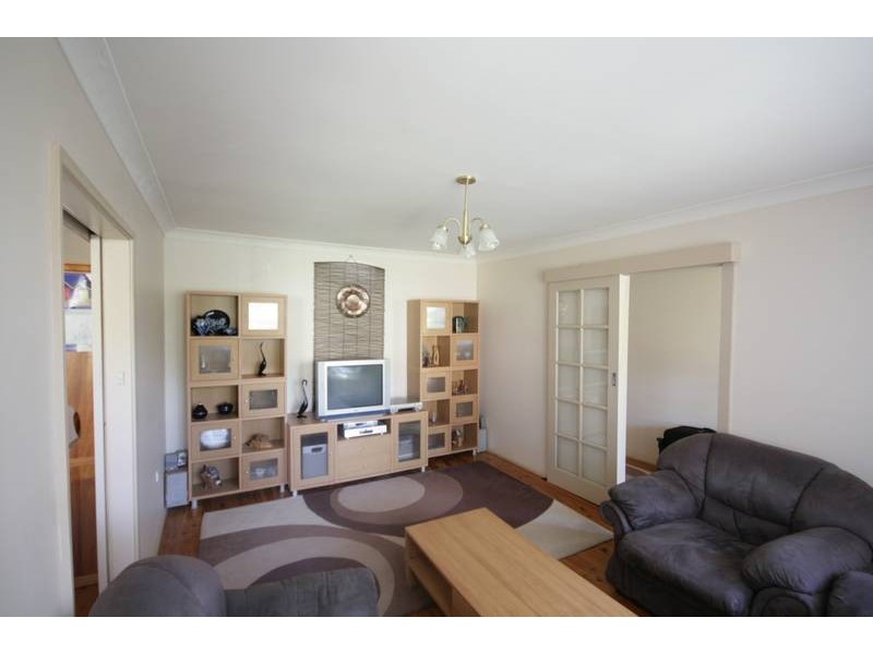 24 Beatus Street, Unanderra NSW 2526